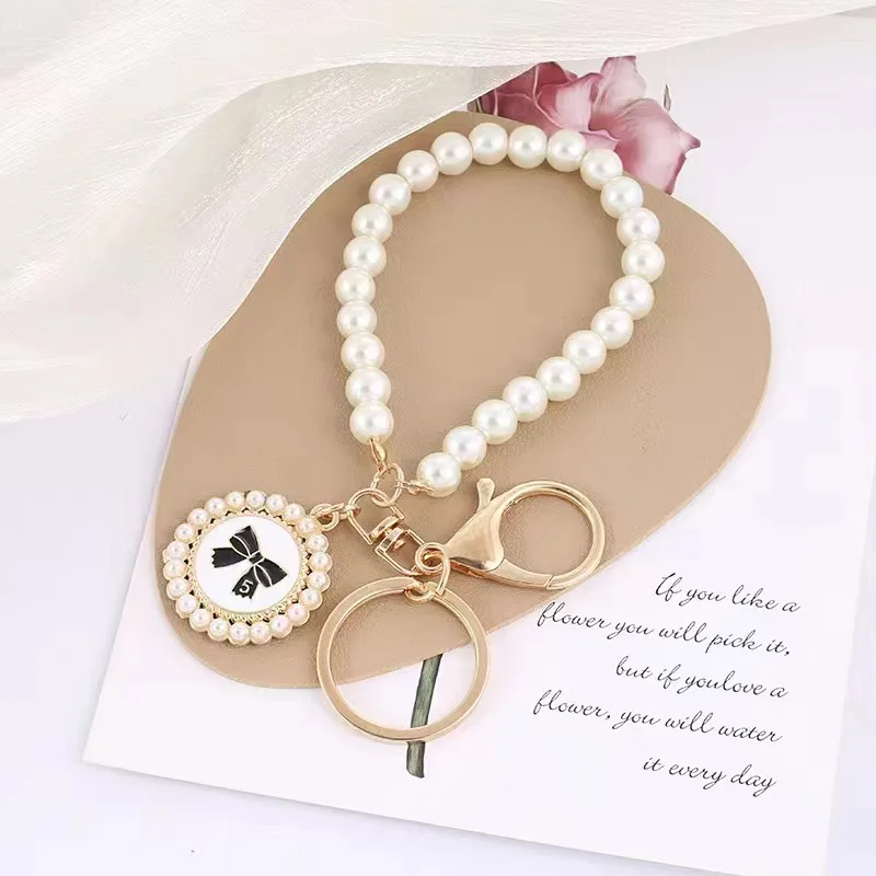 Elegant Pearl Keychain for Bags and Keys - Image 5