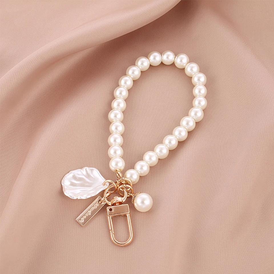 Elegant Pearl Keychain for Bags and Keys - Image 10